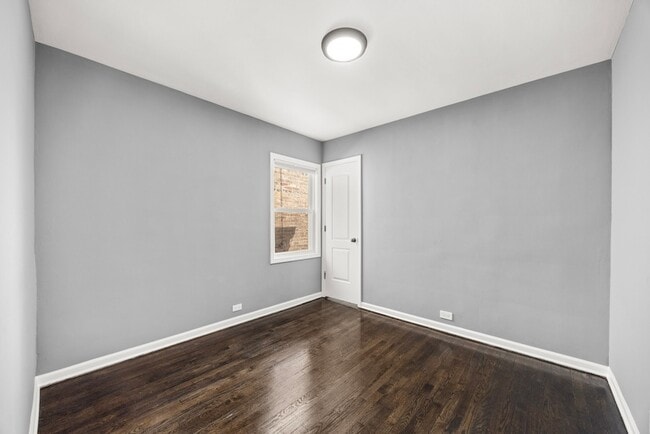 Building Photo - 9740 S Prairie Ave