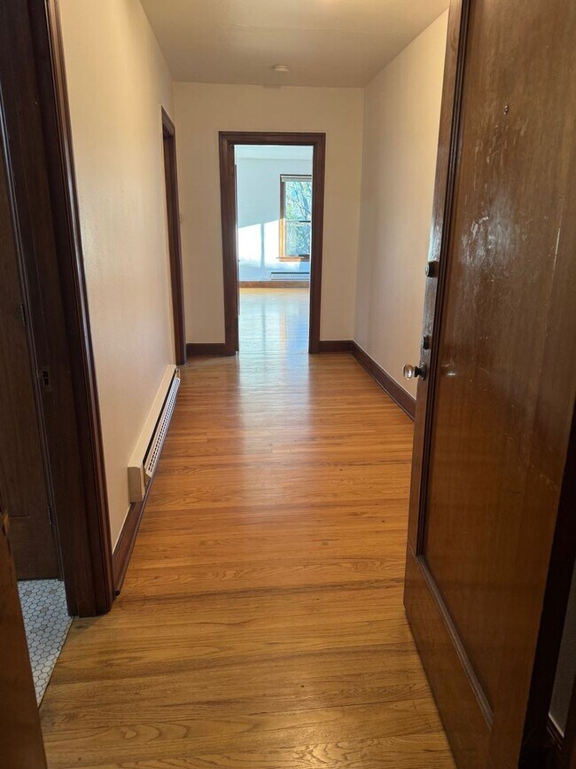 Interior Photo - Sir Lancelot Apartments