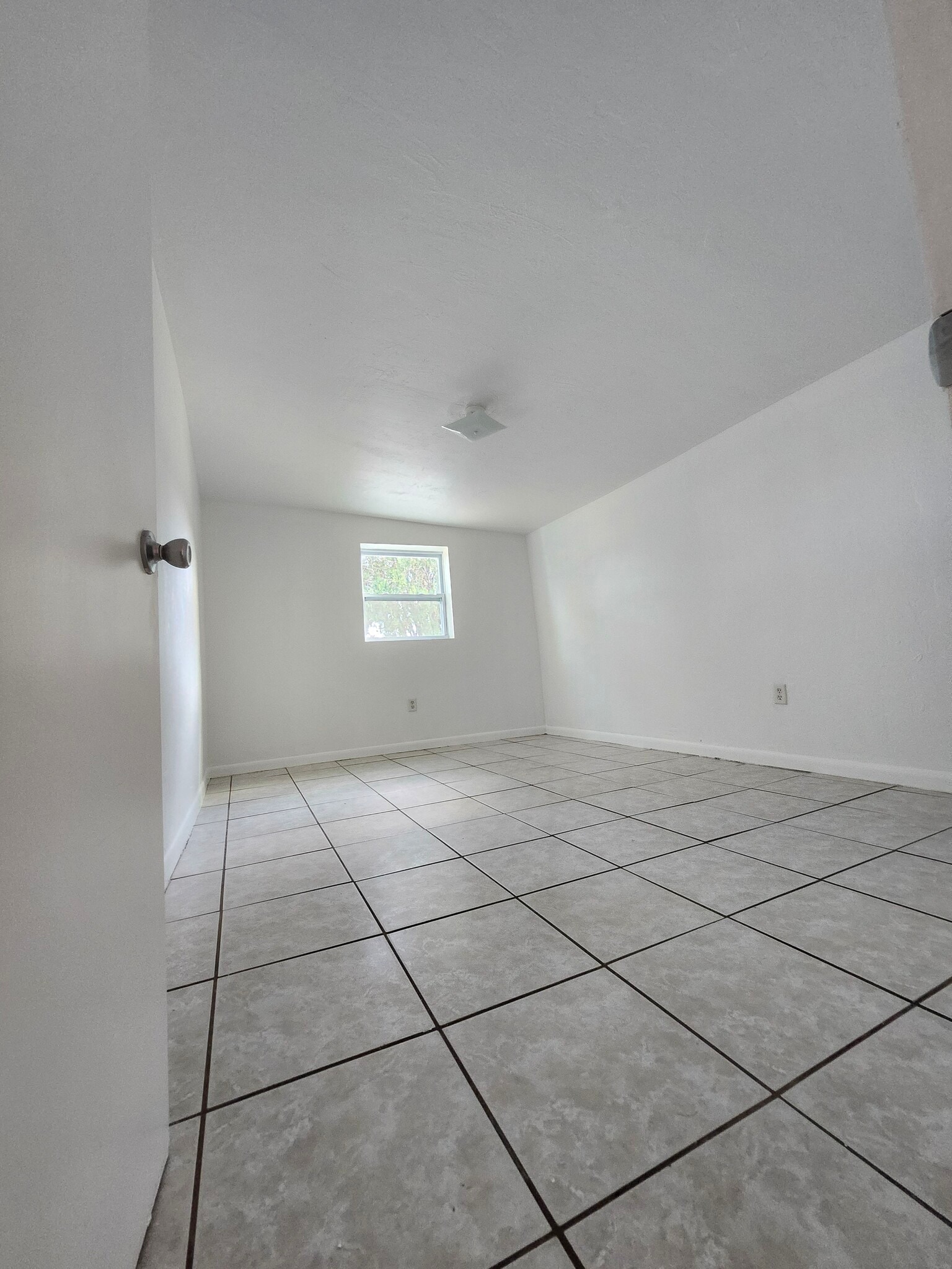 Building Photo - 8883 SW 126th Ter
