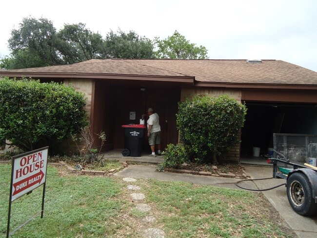 Building Photo - 7610 Lemma Dr