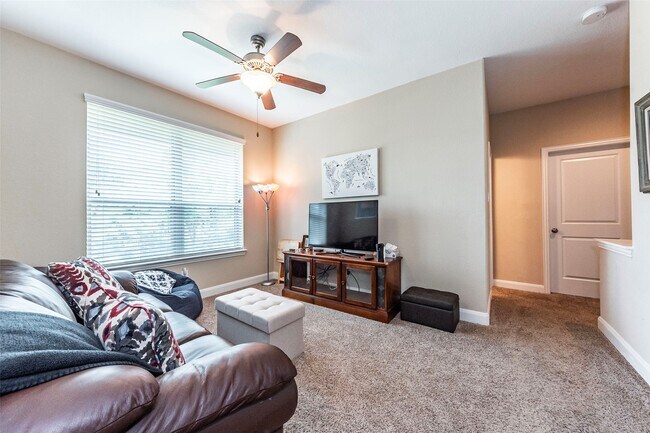 Building Photo - 403 Marina View Dr