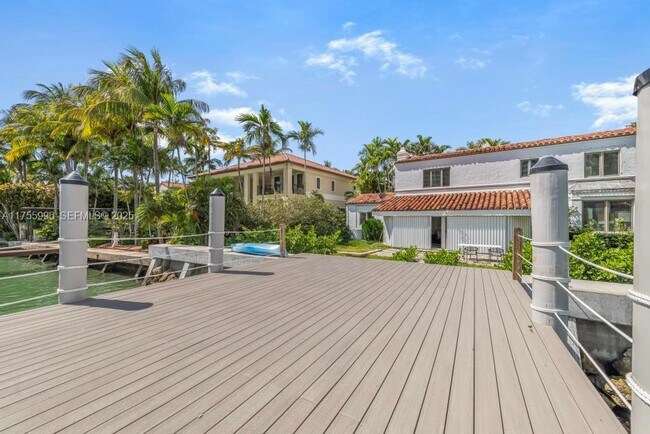 Building Photo - 5661 Pine Tree Dr