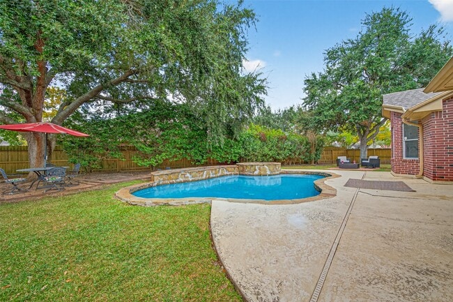 Building Photo - 7302 Foyer Cir