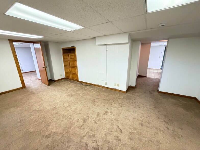 Building Photo - 323 N Leroux St