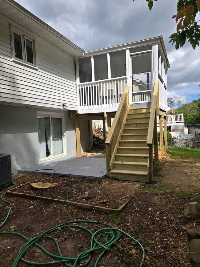 Building Photo - Single Family Home in Dale City