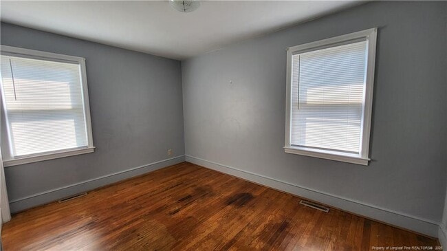 Building Photo - 207 W 16th St