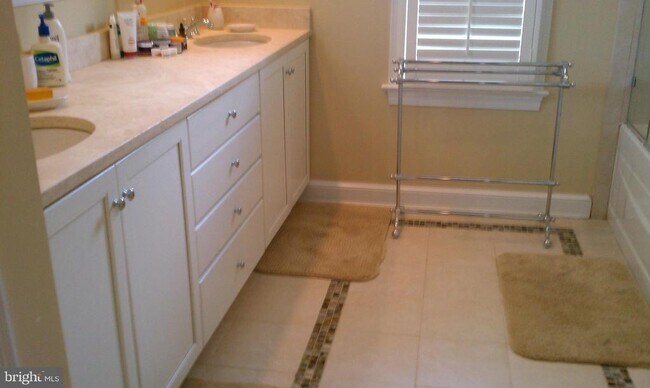 Building Photo - 4509 Harling Ln