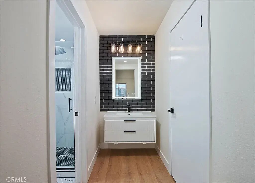 Building Photo - 18028 Saratoga Way