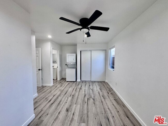 Building Photo - 841 W 64th St