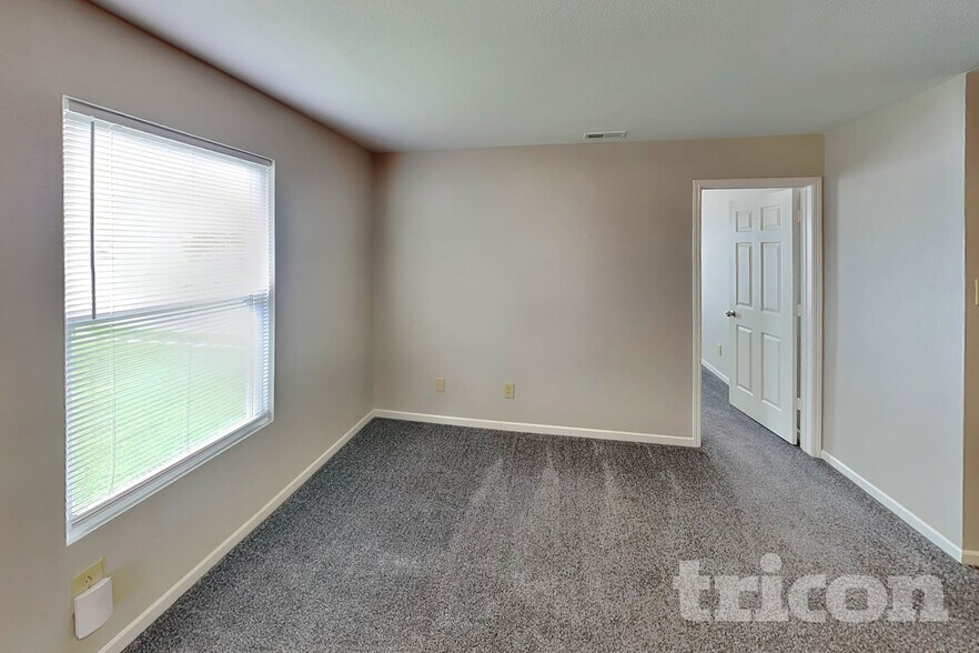 Building Photo - 2609 Woodfield Blvd