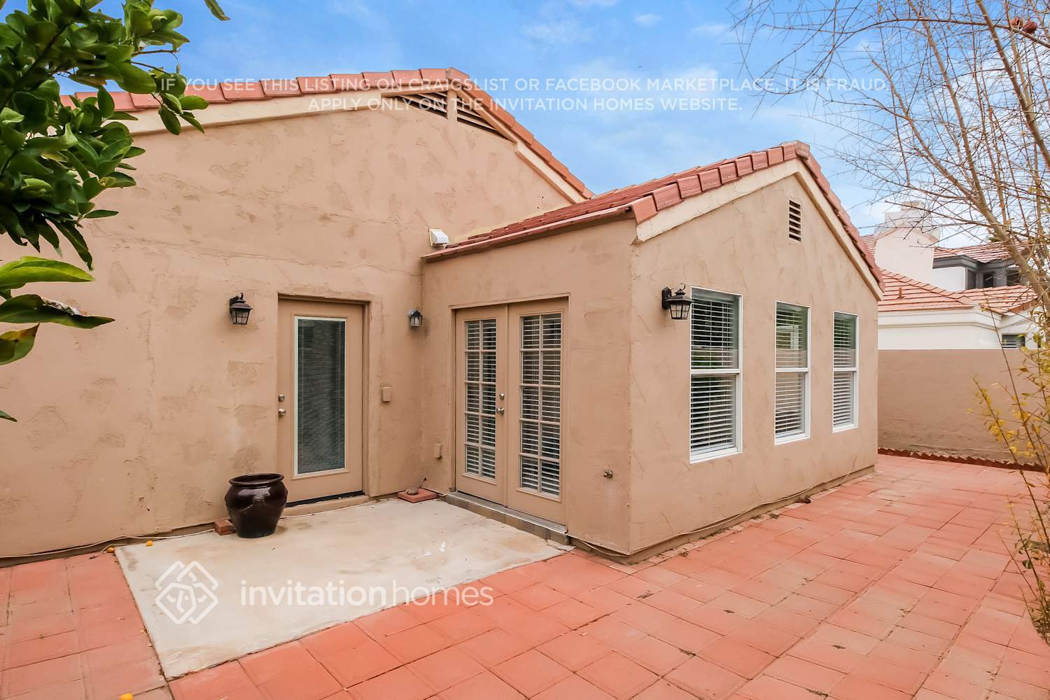 Building Photo - 414 S Lake Mirage Dr