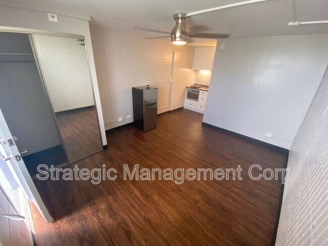 Primary Photo - 1301 Lusitana St