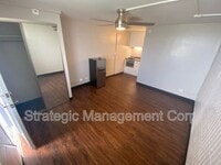 Building Photo - 1301 Lusitana St