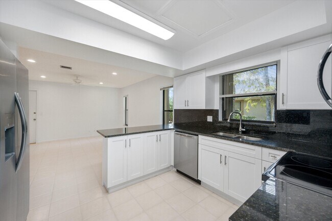 Building Photo - 13511 Jonquil Pl