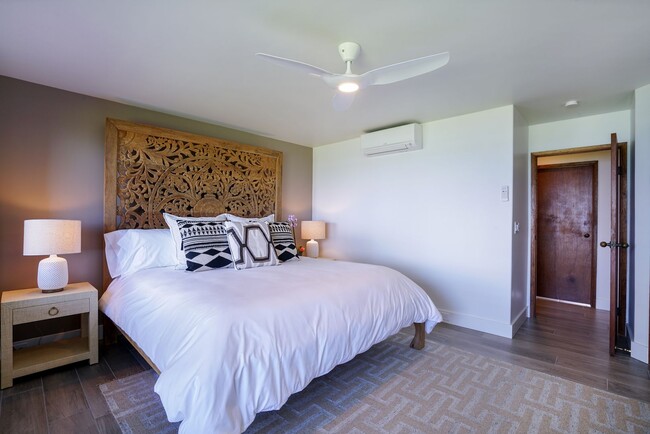 Building Photo - Hawaii Life Presents Mokuleia Beach House 3 bedrooms, 2 full bathrooms, Sleeps 8 - Beautifully bu...