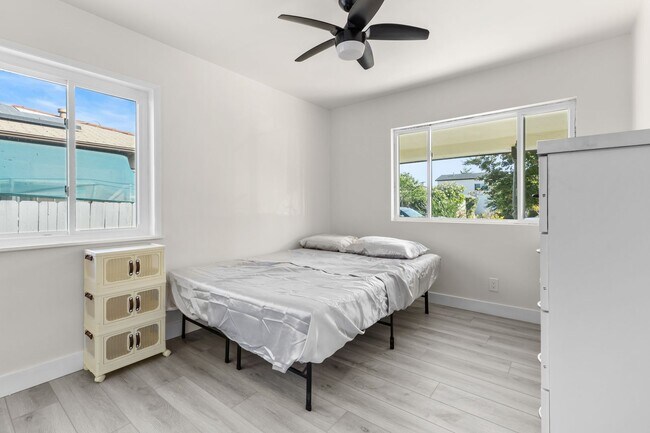 Building Photo - 4946-4948 63rd Street