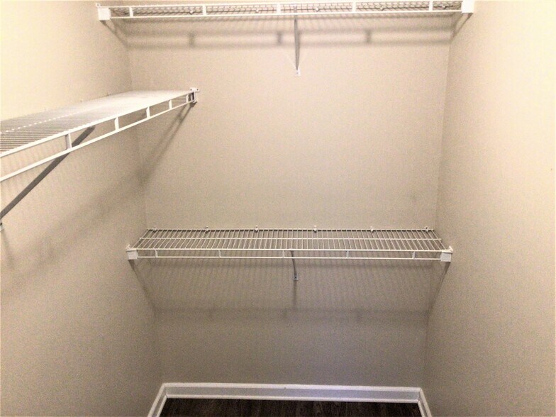 Building Photo - 2456 Miami Village Dr