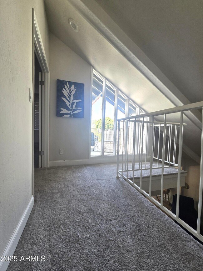 Building Photo - 5832 N Scottsdale Rd
