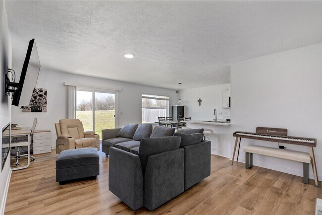 Building Photo - Charming 3 bedroom in Nixa schools!