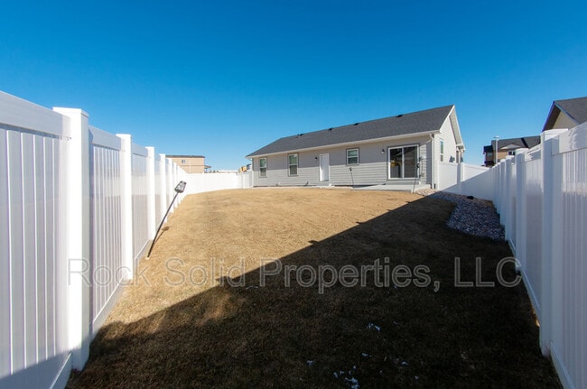 Building Photo - 1638 Elsie Jean Trl