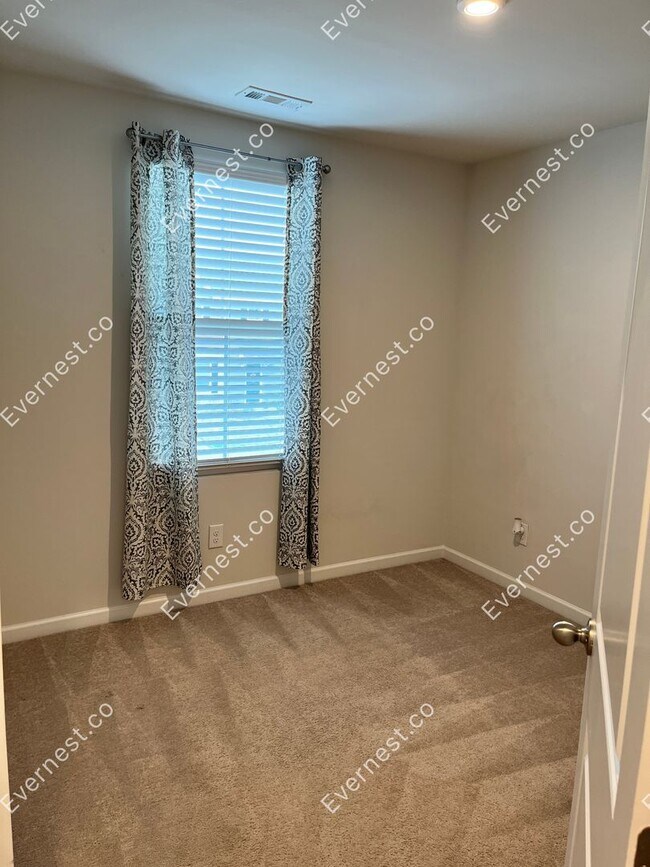 Building Photo - 1320 Havenbrook Dr