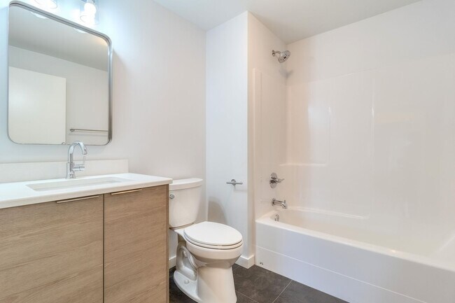 Building Photo - Beautifully Redesigned Home in Quiet Neighborhood