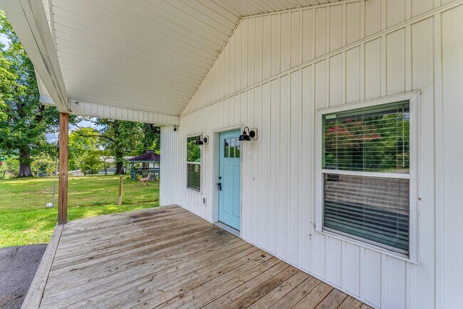 Building Photo - 5004 Knoxwood Dr