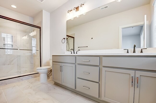 Building Photo - NEW TOWNHOME W/ ROOFTOP TERRACE @ 5West Te...