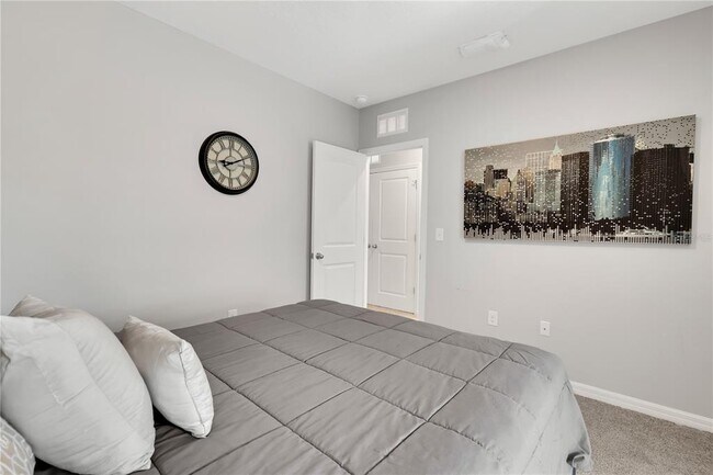 Building Photo - 8649 Daydream St