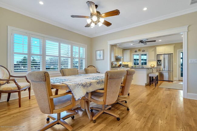 Building Photo - 330 Villa Park Wy