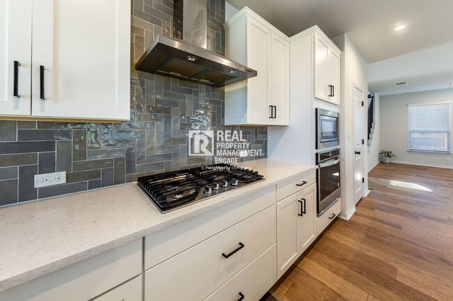 Building Photo - 2105 Bonavista Wy