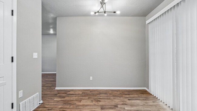 Building Photo - Charming 3 Bedroom Home +BONUS Room with Spacious Backyard