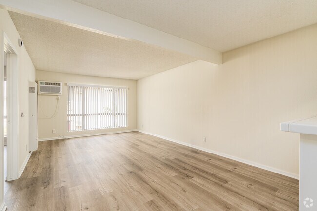 1BR, 1BA - 670SF - Living Room - The Allure Apartments