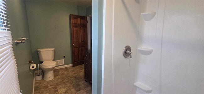 Building Photo - 63 Crocker Ave