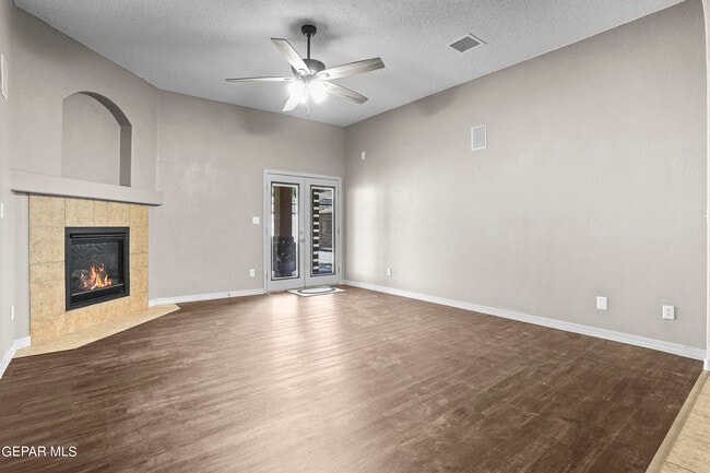 Building Photo - 3236 Sunset Point Dr