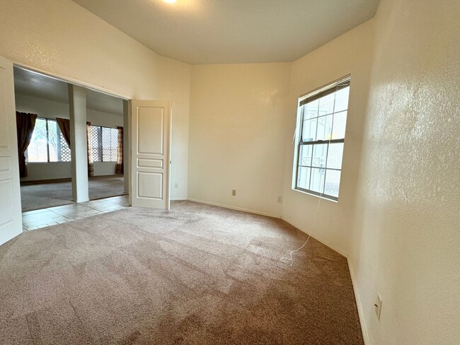 Building Photo - 4BR/2BA/2.5CG, 2057 sq.ft. rental with DOG...