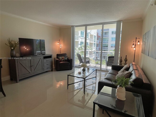 Building Photo - 2000 N Bayshore Dr