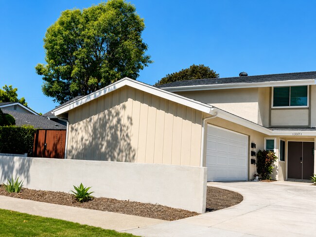 Building Photo - Completely Renovated 4 Bed / 3 Bath Home for Rent in Prime Tustin