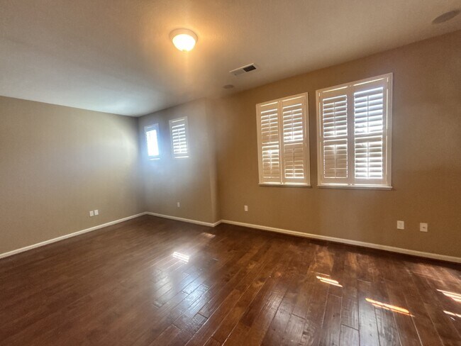 Building Photo - 1527 Horizon Ln
