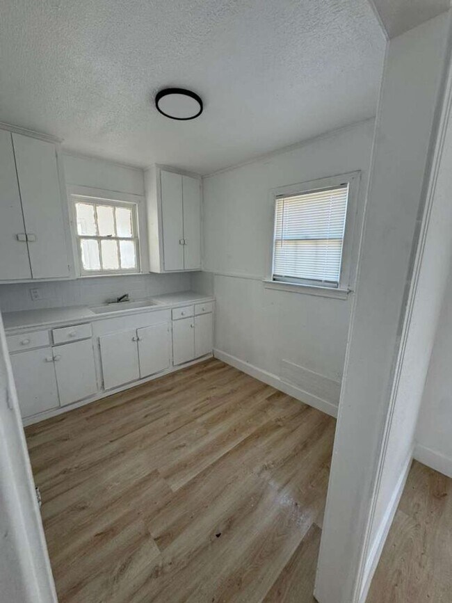 Building Photo - 3349 14th St