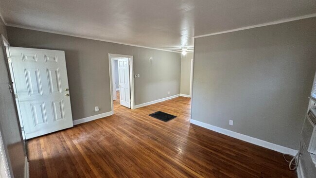 Building Photo - 1041 Isabelle St