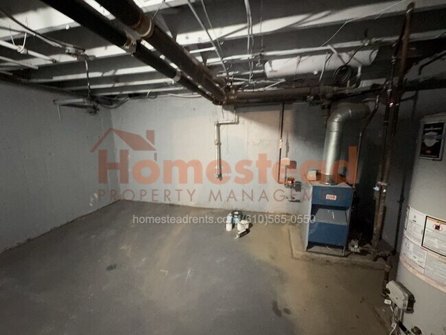Building Photo - 259 Heather Rd