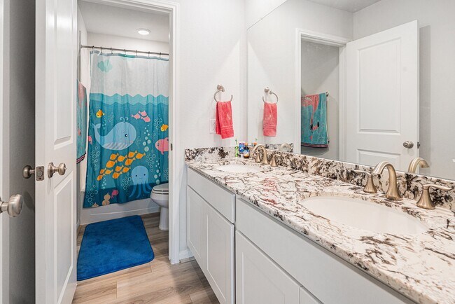 Building Photo - 2513 Malibu Gln Dr