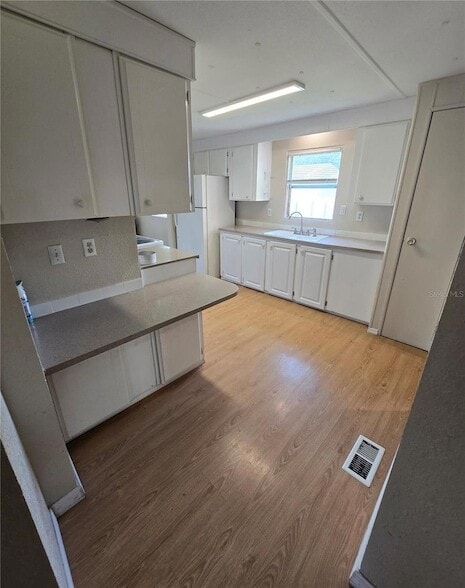 Building Photo - 1634 Dolphin Dr