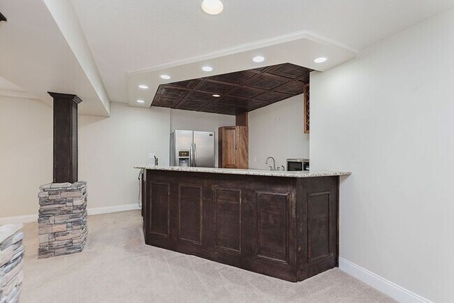 Building Photo - Stunning 4-Bed, 3.5-Bath Home in Sought-Af...