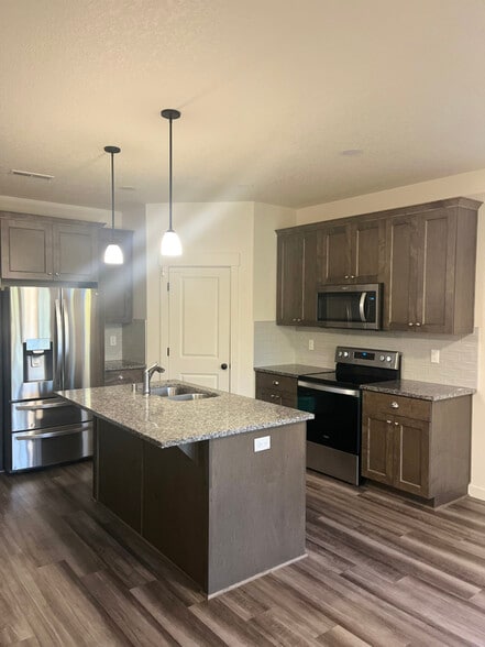 Building Photo - 7327 S 13th St