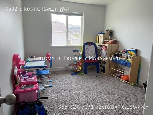 Building Photo - 4592 Rustic Ranch Way