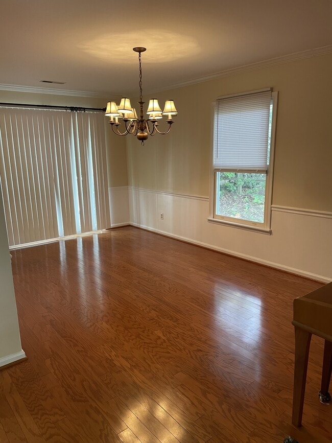 Building Photo - 2858 Powell Creek Dr