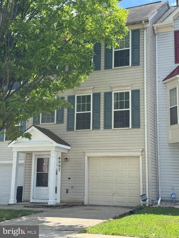 Building Photo - 6007 Rose Bay Dr