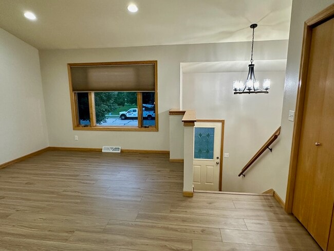 Building Photo - 6720 Windsor Ridge Ln